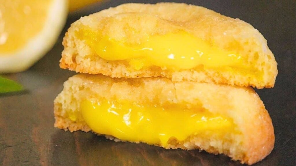 Easy, Soft, and Crumbly Stuffed Lemon Cookie, homemade and freshly served