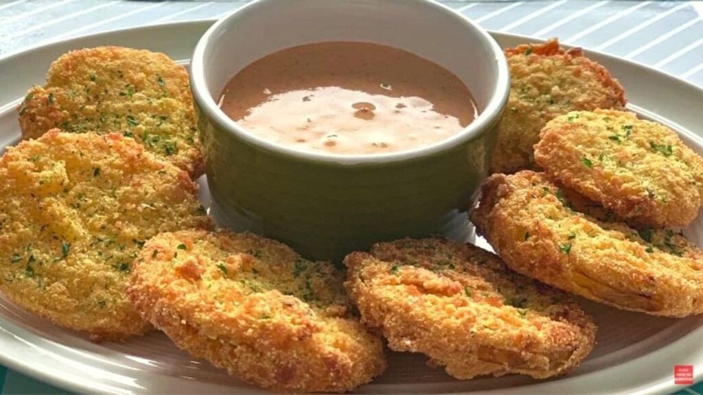 Easy Southern Fried Green Tomatoes, homemade and freshly served