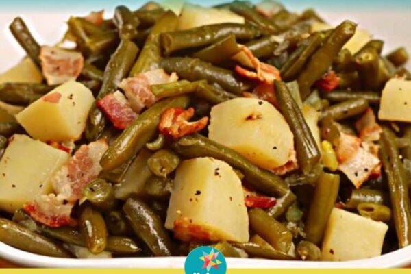 Super Easy Southern Green Beans & Potatoes, homemade and freshly served
