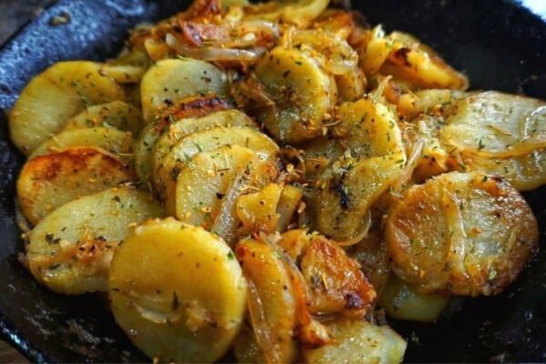 Easy Southern Style Skillet Sautéed Potatoes, homemade and freshly served