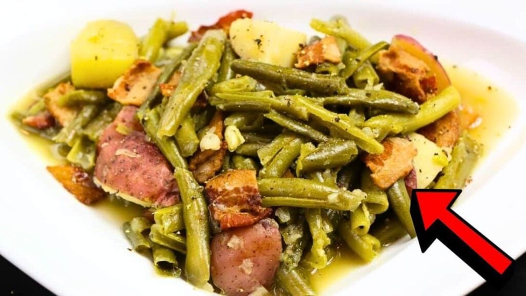 Easy Southern-Style String Beans & Potatoes, homemade and freshly served