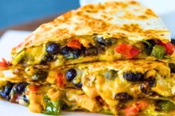 Easy Southwest Cheesy Veggie Quesadillas, homemade and freshly served