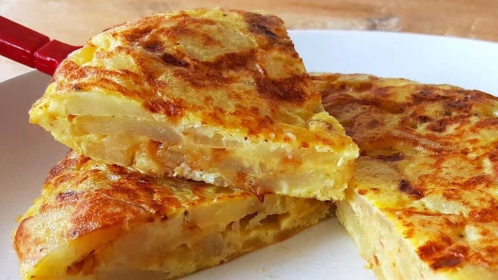 Easy Spanish Omelet, homemade and freshly served