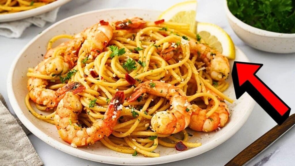 Easy 20-Minute Spicy Garlic Prawn Pasta, homemade and freshly served