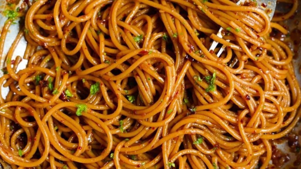Easy Spicy Spaghetti Pasta, homemade and freshly served