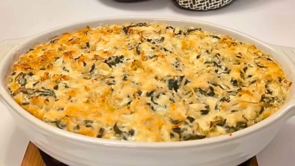 Creamy & Cheesy Artichoke Spinach Dip, homemade and freshly served