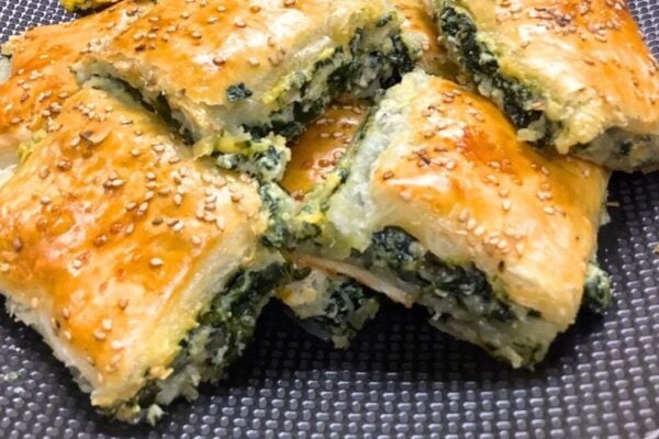 Easy Spinach Cheese Puffs, homemade and freshly served