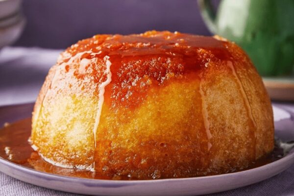 Easy Pudding Steamed Syrup Sponge, homemade and freshly served