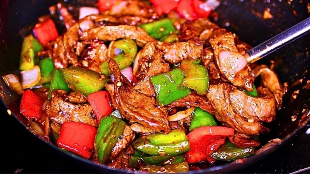 Easy 15-Minute Stir-Fried Pepper Steak, homemade and freshly served