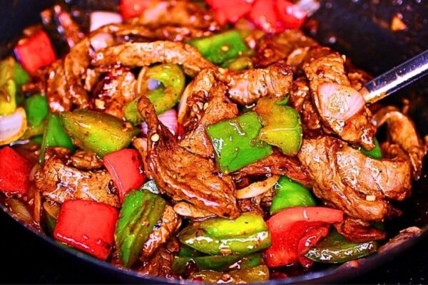 Easy 15-Minute Stir-Fried Pepper Steak, homemade and freshly served