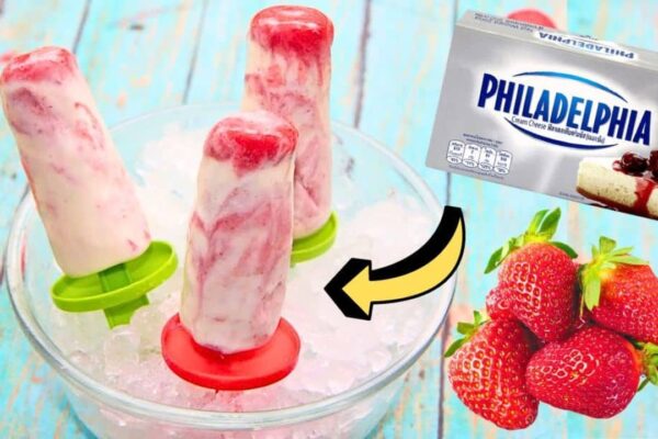 Super Easy Strawberry Cheesecake Popsicles, homemade and freshly served