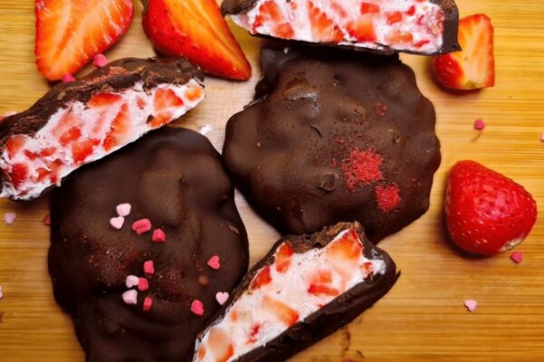 Viral 3-Ingredient Strawberry Clusters, homemade and freshly served