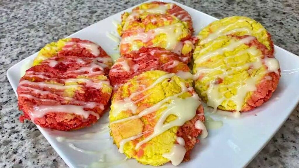 Super Easy Strawberry Lemon Cookies, homemade and freshly served