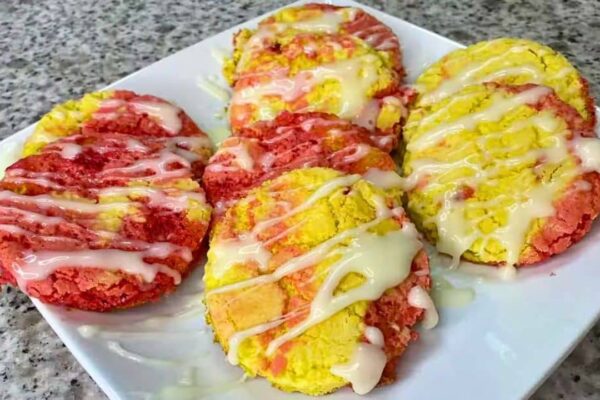 Super Easy Strawberry Lemon Cookies, homemade and freshly served