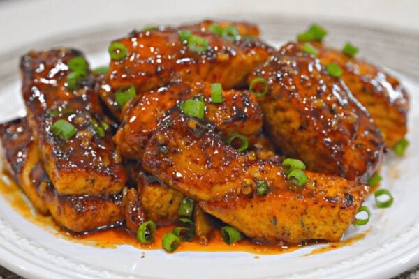 Easy Sweet Chili Salmon Bites, homemade and freshly served