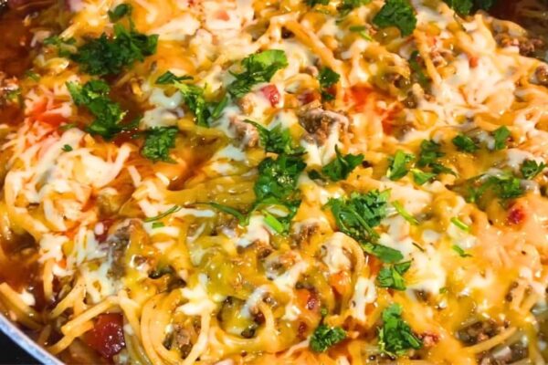 Easy 30-Minute Taco Spaghetti, homemade and freshly served