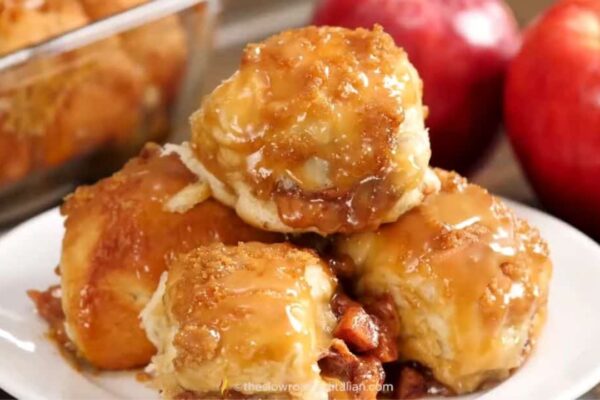 Caramel Apple Pie Bombs, homemade and freshly served