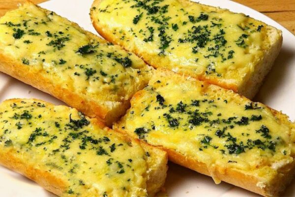 Simple Cheesy Garlic Bread, homemade and freshly served