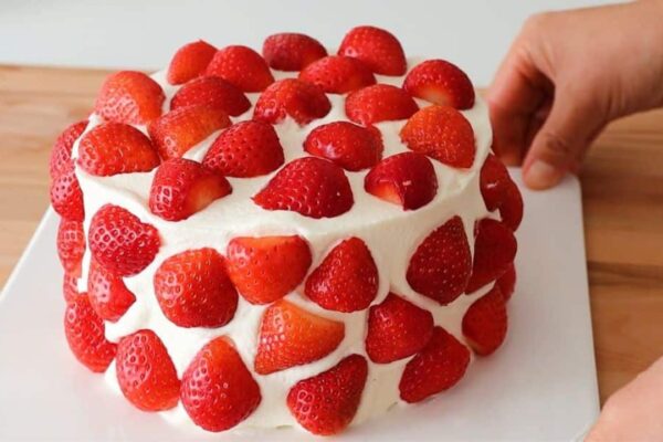 Super Easy Creamy Strawberry Cake, homemade and freshly served