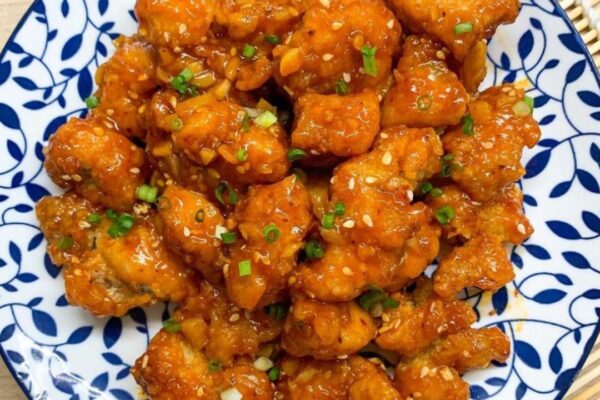 Easy-To-Make Honey Sriracha Chicken, homemade and freshly served