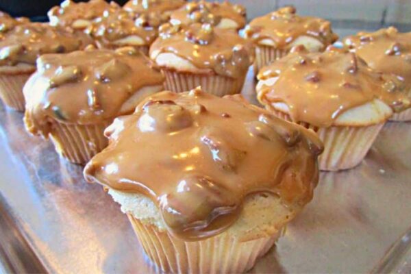 Easy-To-Make New Orleans Praline Cupcakes, homemade and freshly served