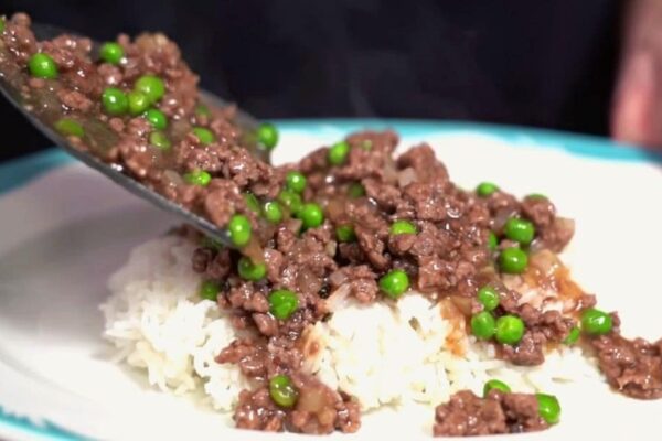 Easy To Make Saucy Ground Beef & Green Peas, homemade and freshly served