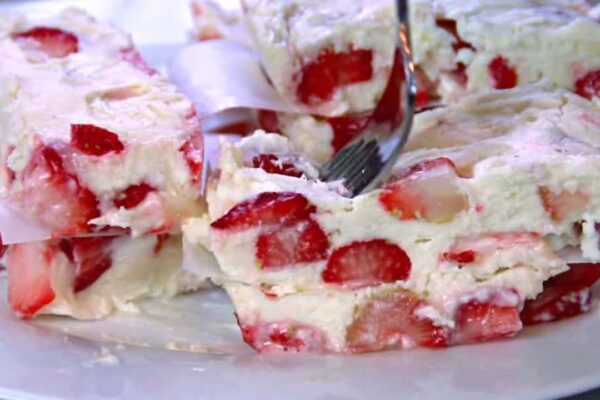 Easy 3-Ingredient Strawberry Bars, homemade and freshly served