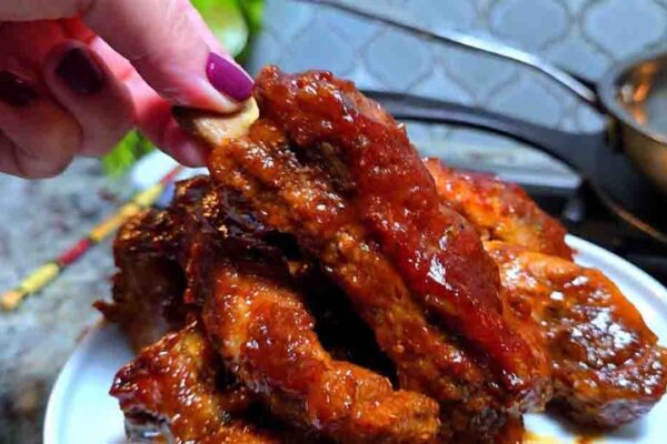 Fall-Off-The-Bone Lazy BBQ Ribs, homemade and freshly served