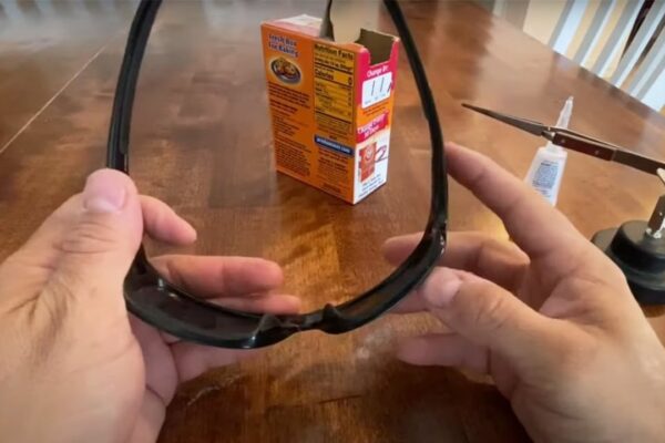How to Repair Broken Glasses with Super Glue and Baking Soda