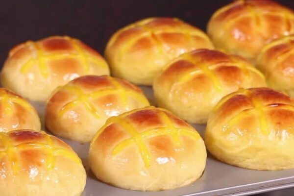 Fluffy Milk & Mashed Potato Dinner Rolls, homemade and freshly served