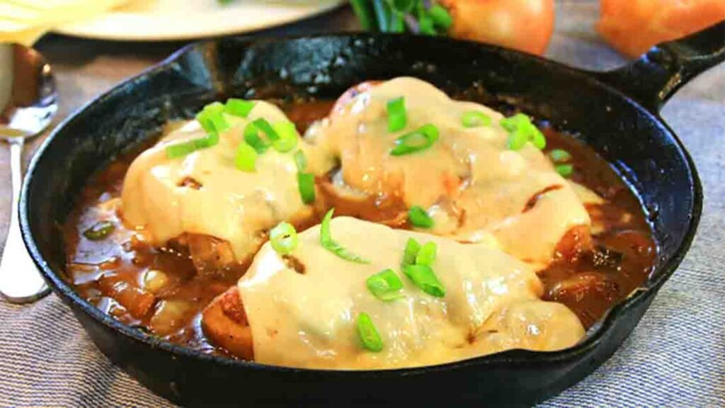 One-Pan French Onion Chicken, homemade and freshly served