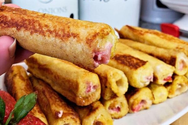 French Toast Roll Ups, homemade and freshly served