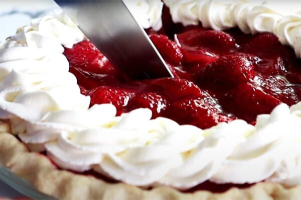 Fresh Strawberry Pie without Jello, homemade and freshly served