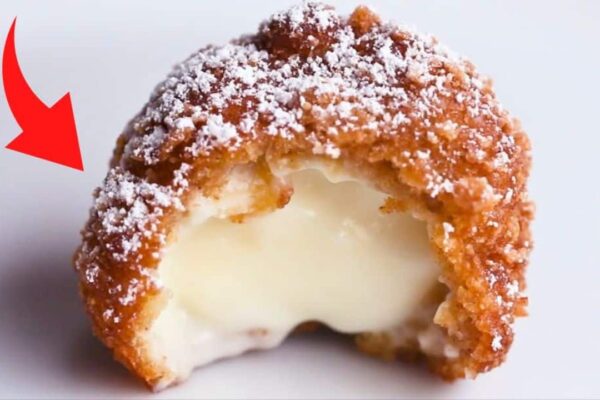 Fried Cinnamon Crunch Cheesecake Bites, homemade and freshly served