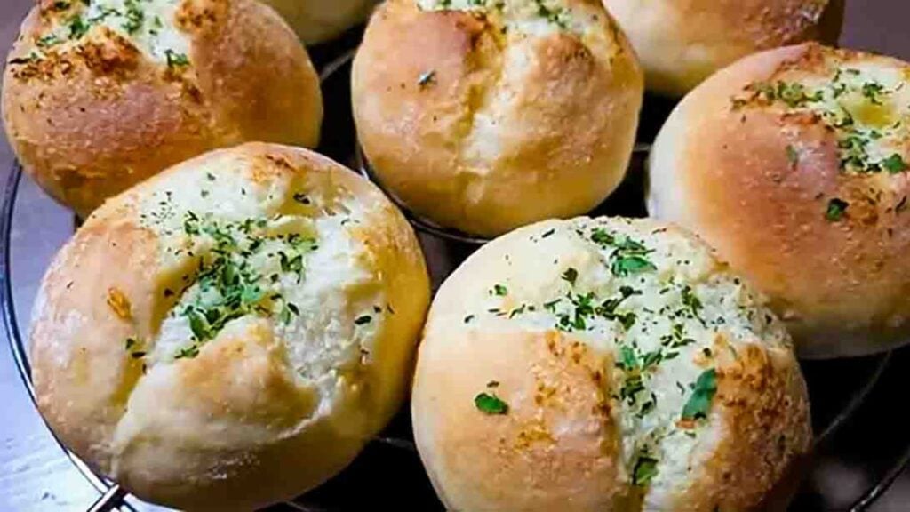 Garlic Butter Buns, homemade and freshly served