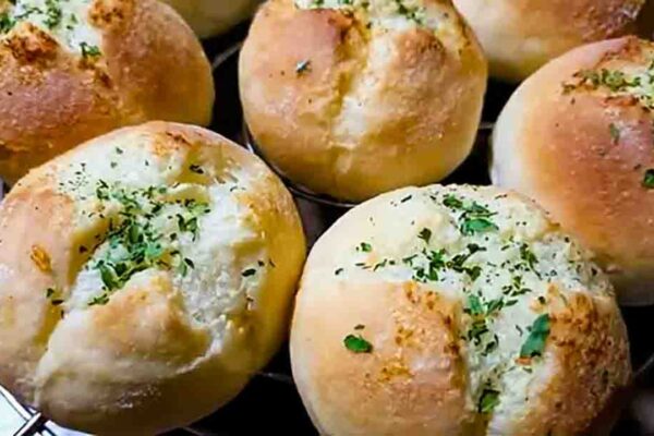 Garlic Butter Buns, homemade and freshly served