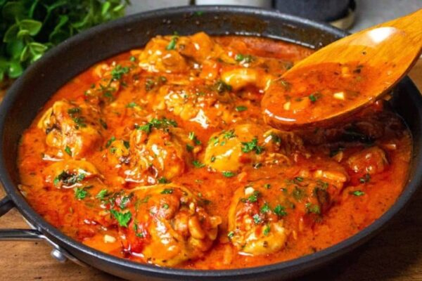Garlic Tomato Chicken, homemade and freshly served