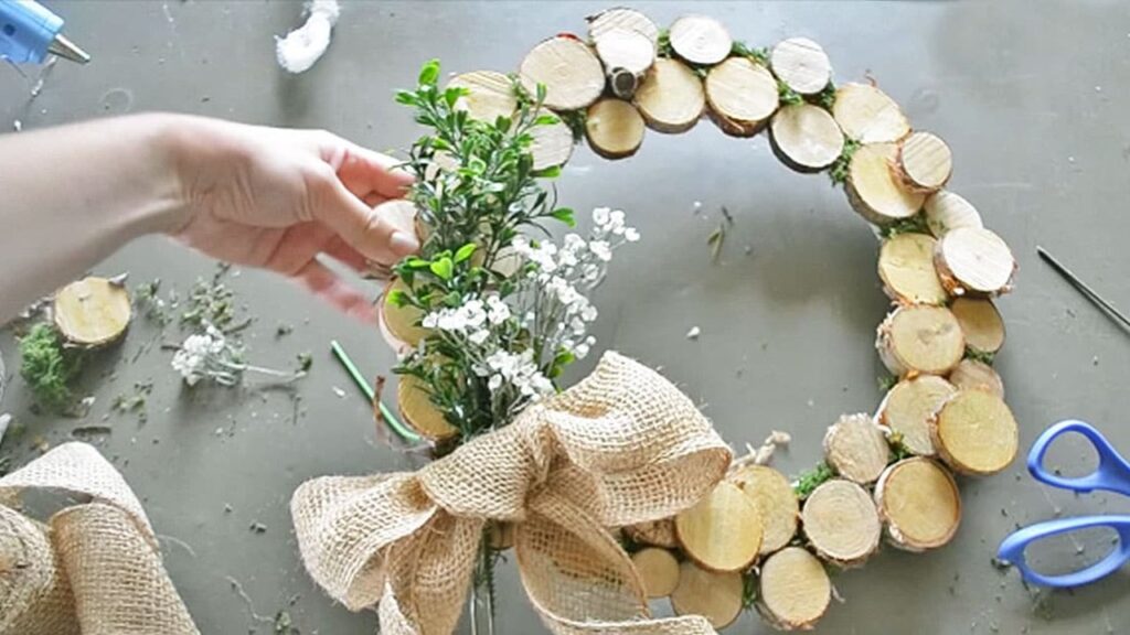 Finished Glue 5 Things Together For The Easiest Summer Wreath Ever, a completed DIY project