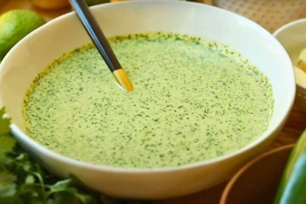 10-Minute Green Cilantro Sauce, homemade and freshly served