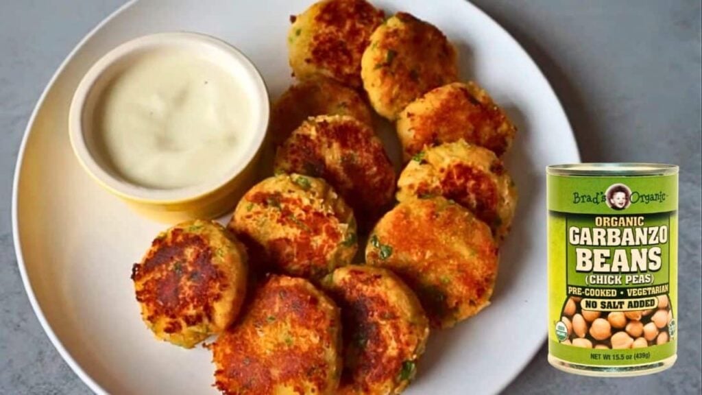 Healthy and Inexpensive Chickpea Patties, homemade and freshly served