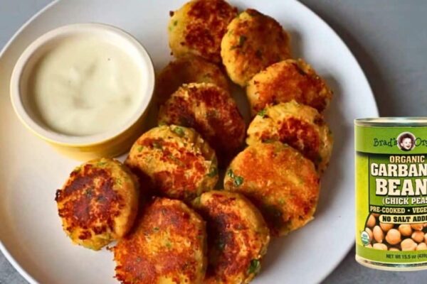 Healthy and Inexpensive Chickpea Patties, homemade and freshly served