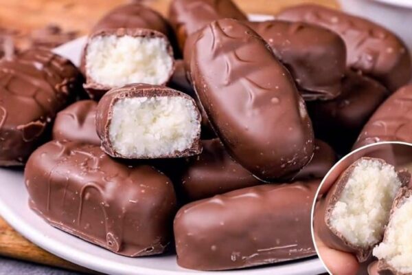 Homemade Bounty Chocolate Bars