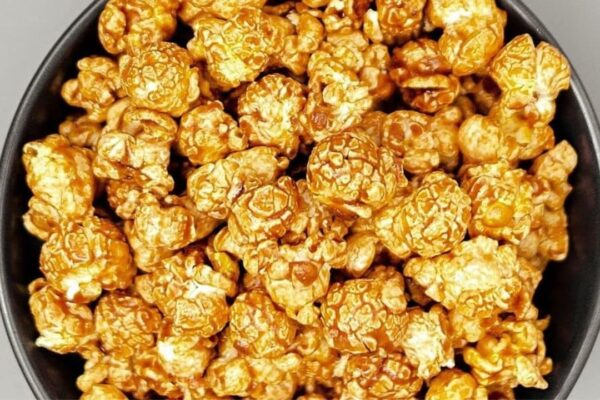 Homemade Caramel Popcorn, homemade and freshly served