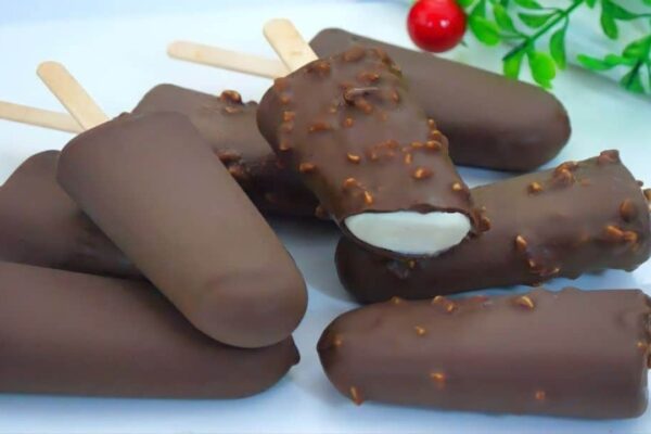 5-Ingredient Homemade Chocolate Ice Cream, homemade and freshly served