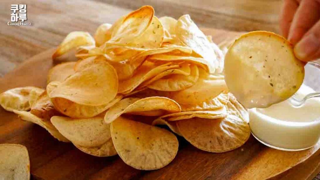 Homemade Garlic Potato Chips, homemade and freshly served
