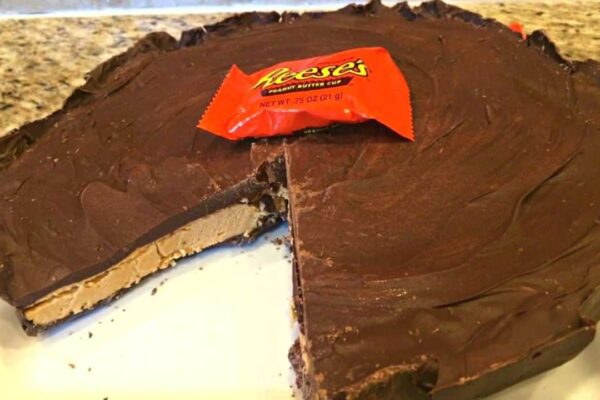 4-Ingredient Homemade Giant Reese’s Pie, homemade and freshly served