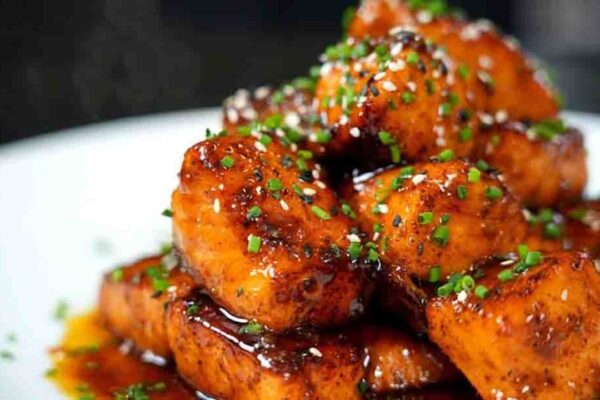 Honey Garlic Salmon Bites, homemade and freshly served