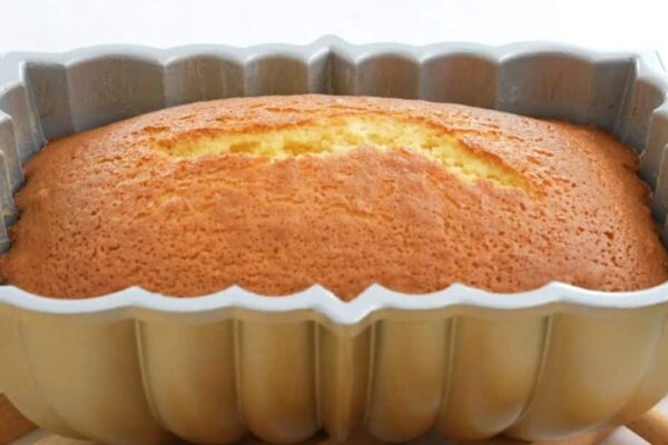 Hot Milk Cake, homemade and freshly served