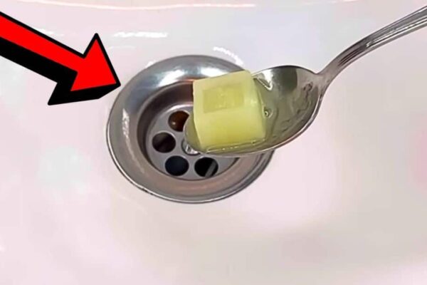 Learn This Miracle Solution to Fix a Clogged Sink