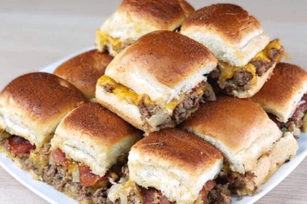 Bacon Cheeseburger Sliders, homemade and freshly served